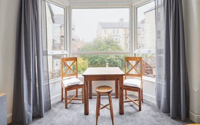 Host Stay Flat 4 Groveside