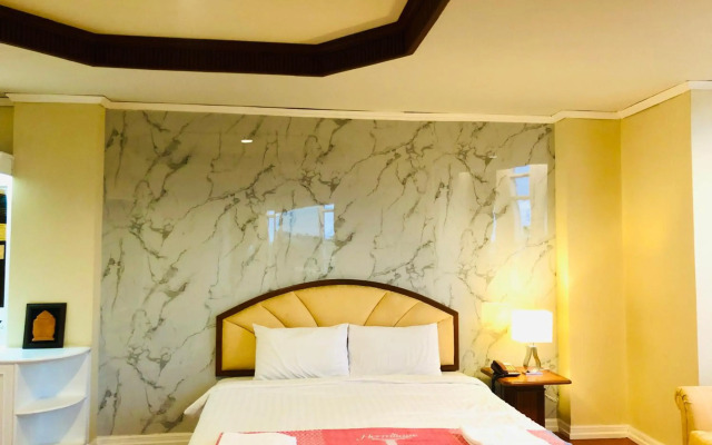 Hermitage Hotel & Resort (SHA Certified)
