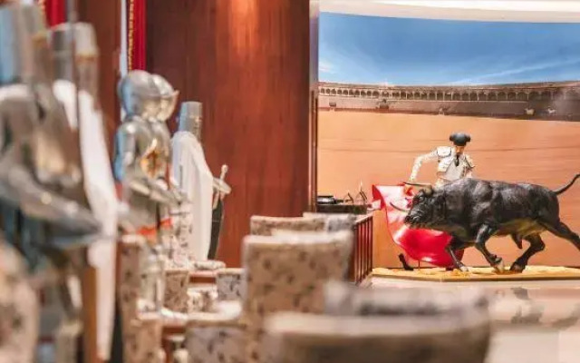 Treasure Hotel
