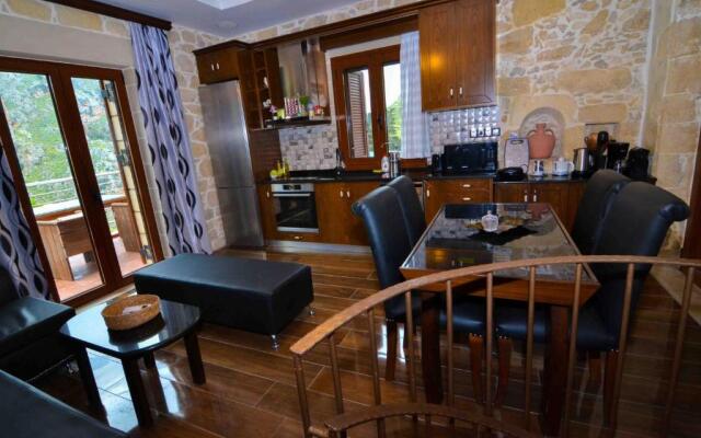 Heated Private Salt Pool, Spa, 4BD & 4BR