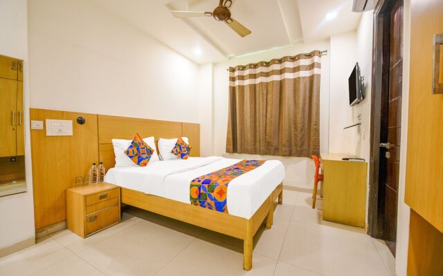 Fabhotel Silver Crown I