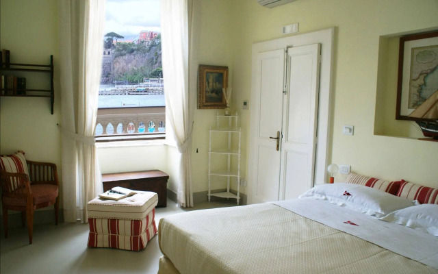 Yacht Club Capo Cervo Suites