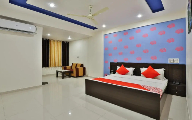 Maahi Palace By OYO Rooms
