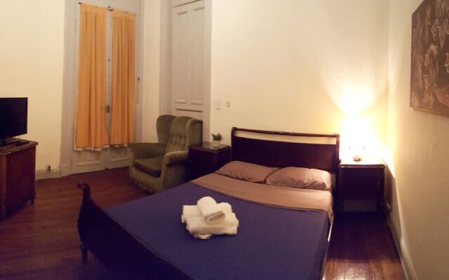 Voyage Recoleta Hostel