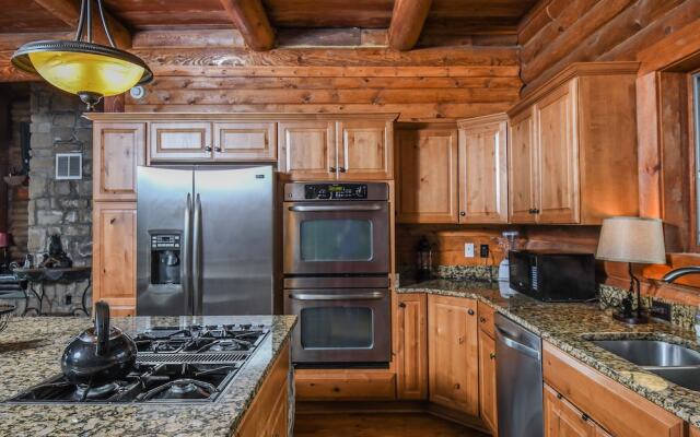 Log Mahal 5 Bedroom House