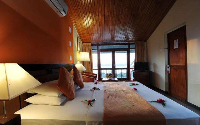 Giritale Hotel