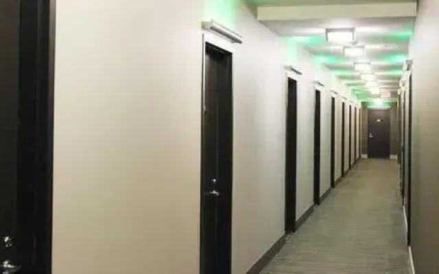 Super Awesome King West Furnished Suite