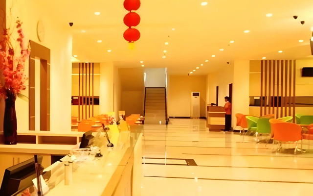 Halogen Hotel