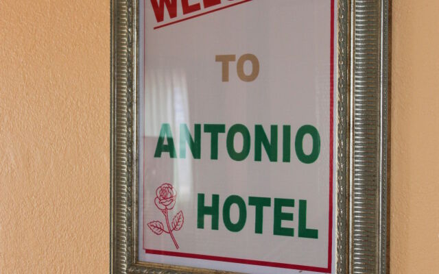 Antonio Hotel