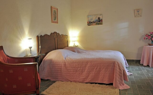 Charming Villa in Callas With Private Swimming Pool