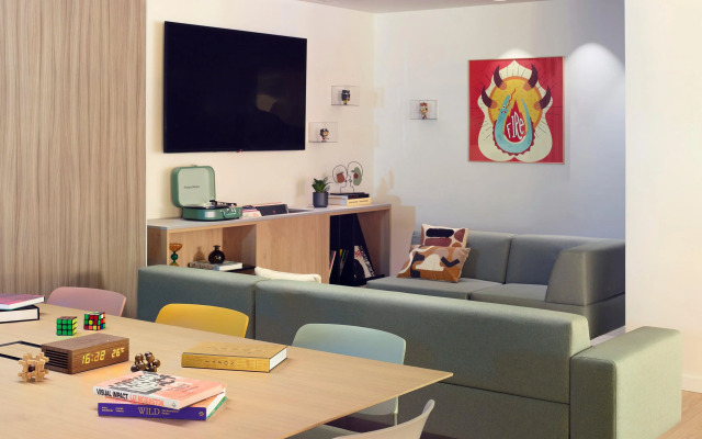 Отель INNSiDE by Melia Barcelona Apolo