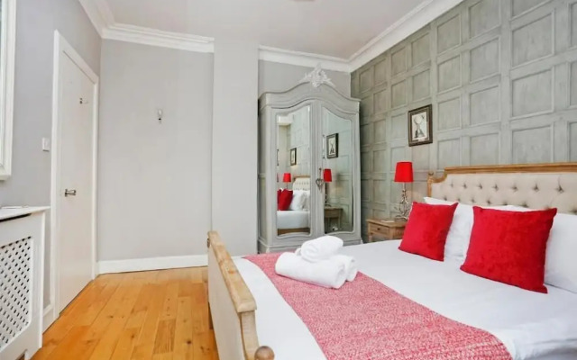 Stunning flat near Edinburgh Castle