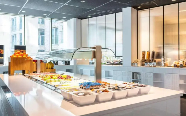 Mercure Amsterdam North Station