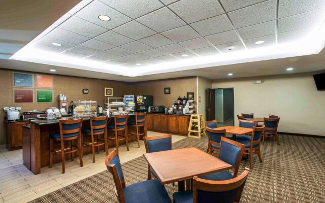 Comfort Inn & Suites Marion I-57