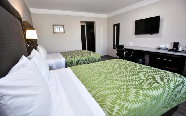 Plaza Camelinas Hotel