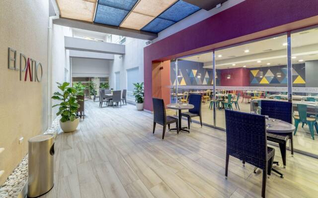 Novus Plaza