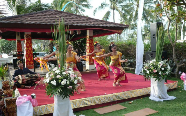 Legong Keraton Beach Hotel