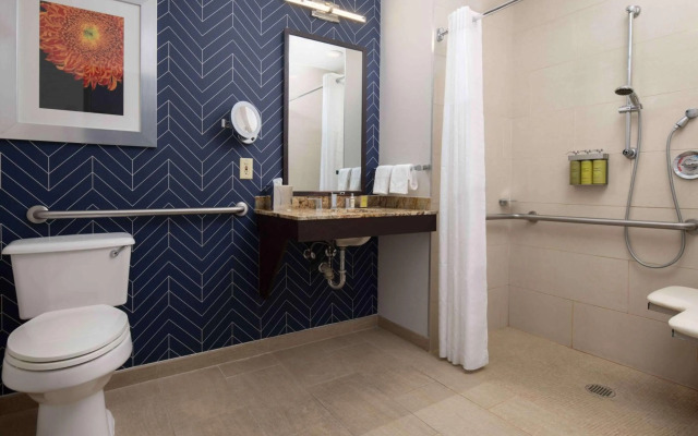 DoubleTree by Hilton San Francisco Airport