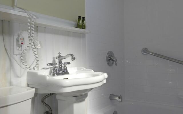 Colonial Gables Oceanfront Village