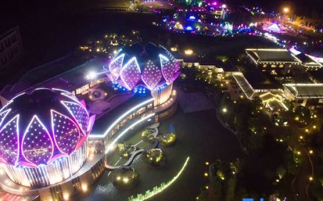 Yunlan Bay Shuanglian Hot Spring Resort