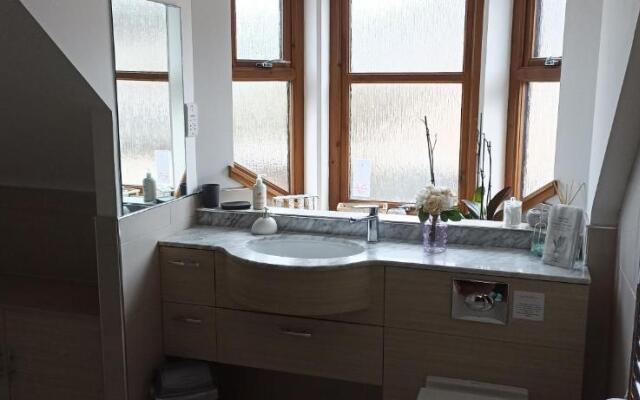 Outlander Boutique B&B Super King