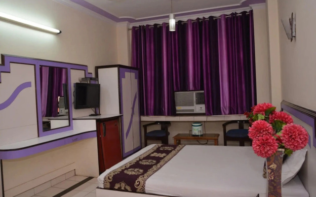 Hotel Yatri International