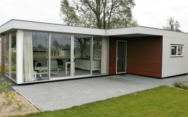 Modern chalet with dishwasher not far from the Biesbosch