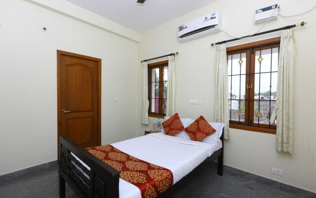 Froniter Pondy Railway Station by OYO Rooms