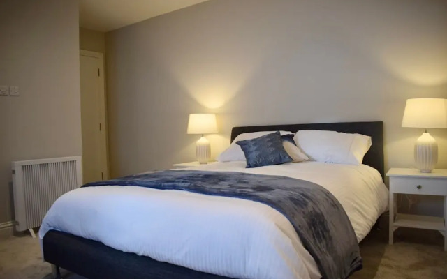 Modern 3 Bedroom Penthouse in Templebar