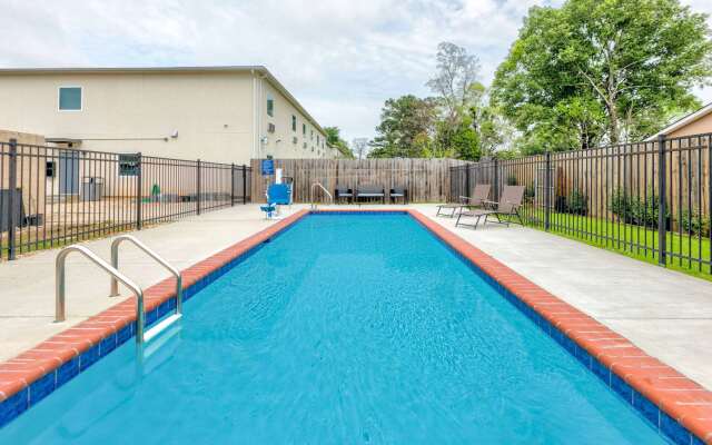 Days Inn by Wyndham Zachary LA