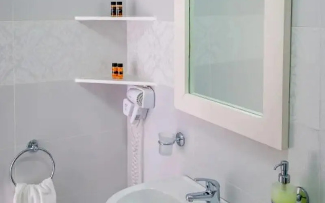 Niki Savvas Studio & Suites