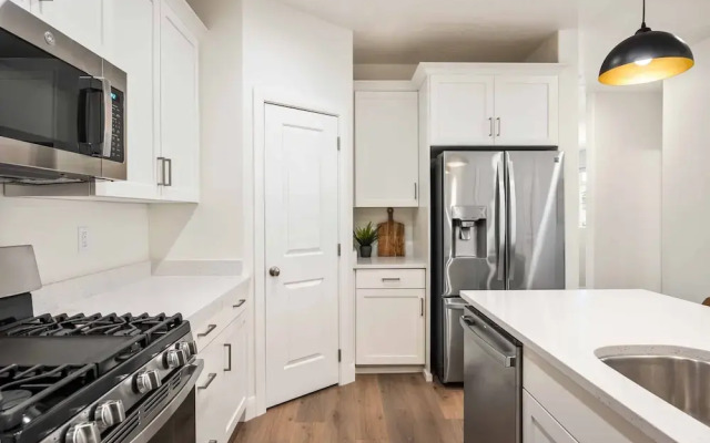 Red Rock Adventures 4 Bedroom Townhouse