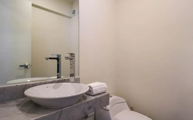 w Prestigious 3BR w Great Balcony in Miraflores