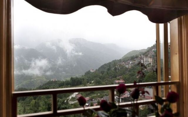 Eden Mountain View Hotel