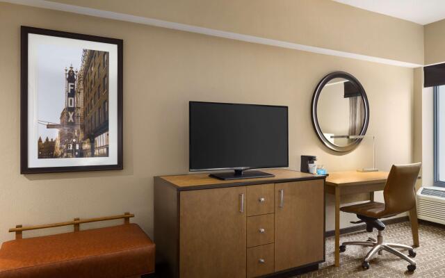 Hampton Inn & Suites Clayton/St. Louis-Galleria Area