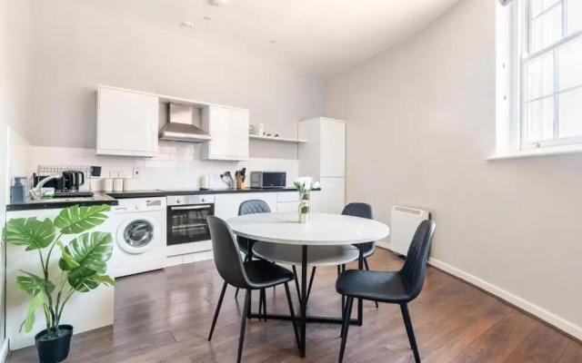 Sheffield Apt-sleeps 4-contractors & Families