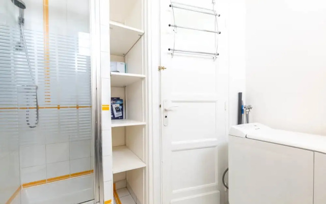 Amiral View Great 1 Bedroom Apartment in Paris
