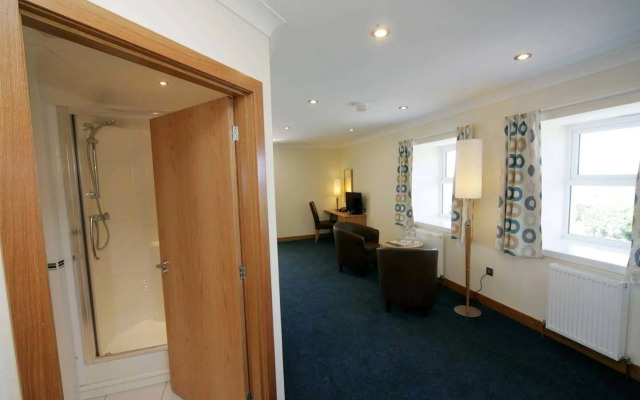 Woodland Bay Hotel