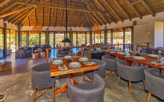 Barefoot Addo Elephant Lodge