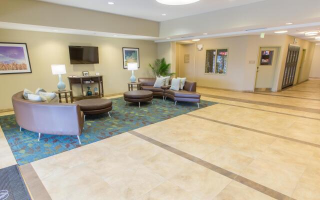 Candlewood Suites : Overland Park - W 135th St by IHG