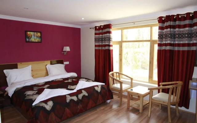 Royal Holiday Hotel
