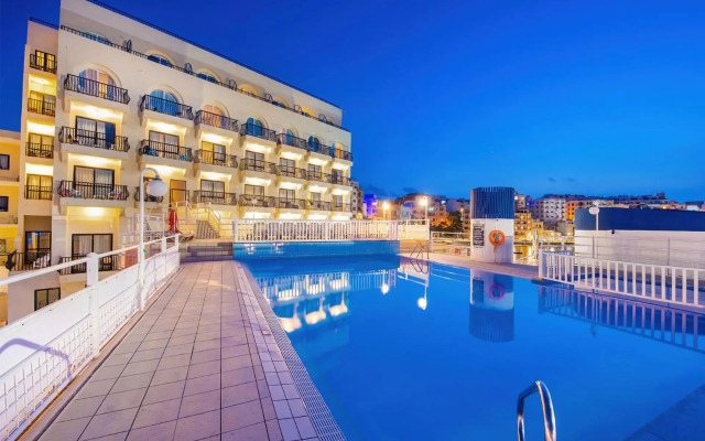 Gillieru Harbour Hotel