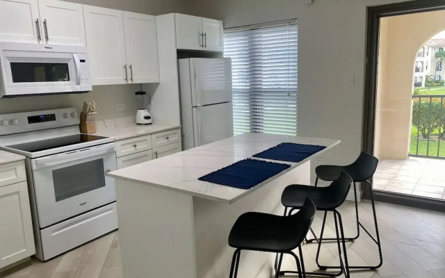 Oceanfront Condo on Seven Mile Beach