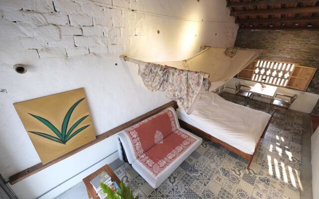 Yellow and Black Guesthouse