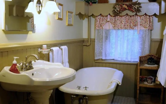 Oliver Inn Bed and Breakfast