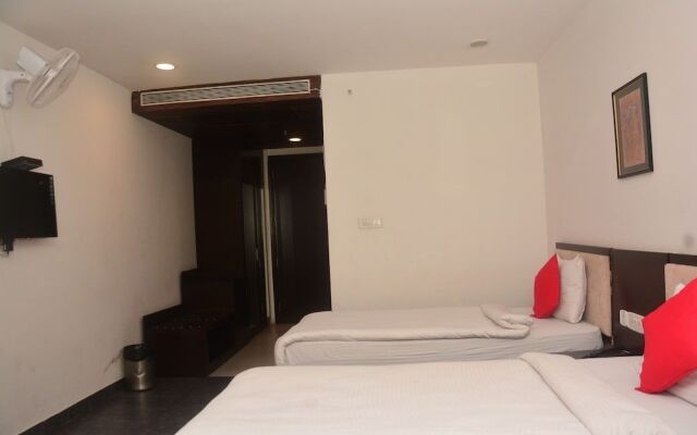 Sai Mukut Service Apartment