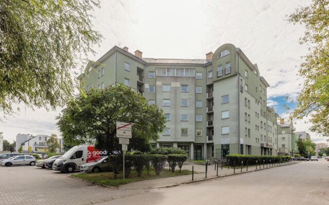 Bemowo Powstanców Slaskich by Renters