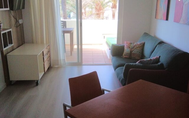 Apartment with 2 Bedrooms in Roses, with Pool Access, Enclosed Garden And Wifi - 2 Km From the Beach