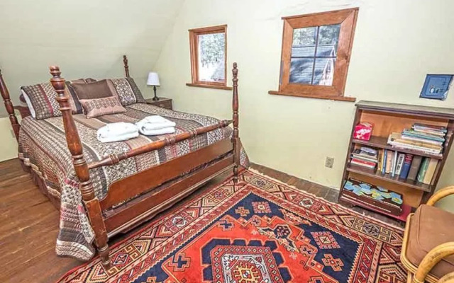 3901 Azure Avenue by RedAwning