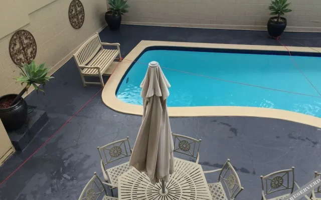 Best Western Twin Towers Inn